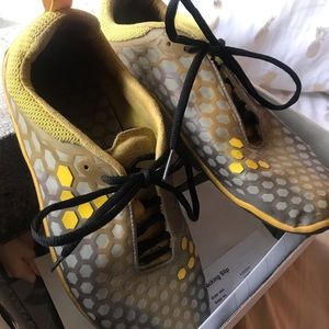 Vivo barefoot shoes